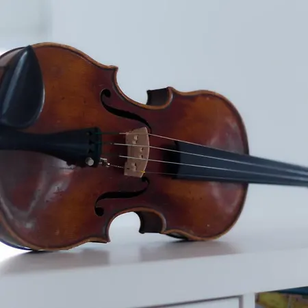 Apartment Near Violin *