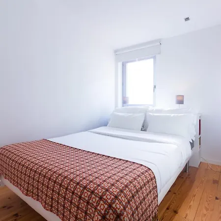 On - Violin Apartment *